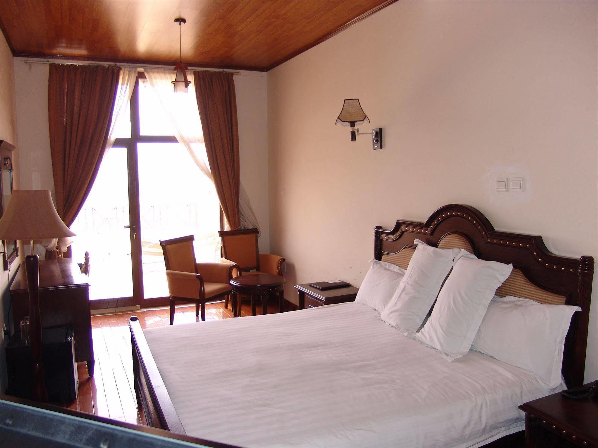 Taye Belay Hotel Gondar Bagian luar foto