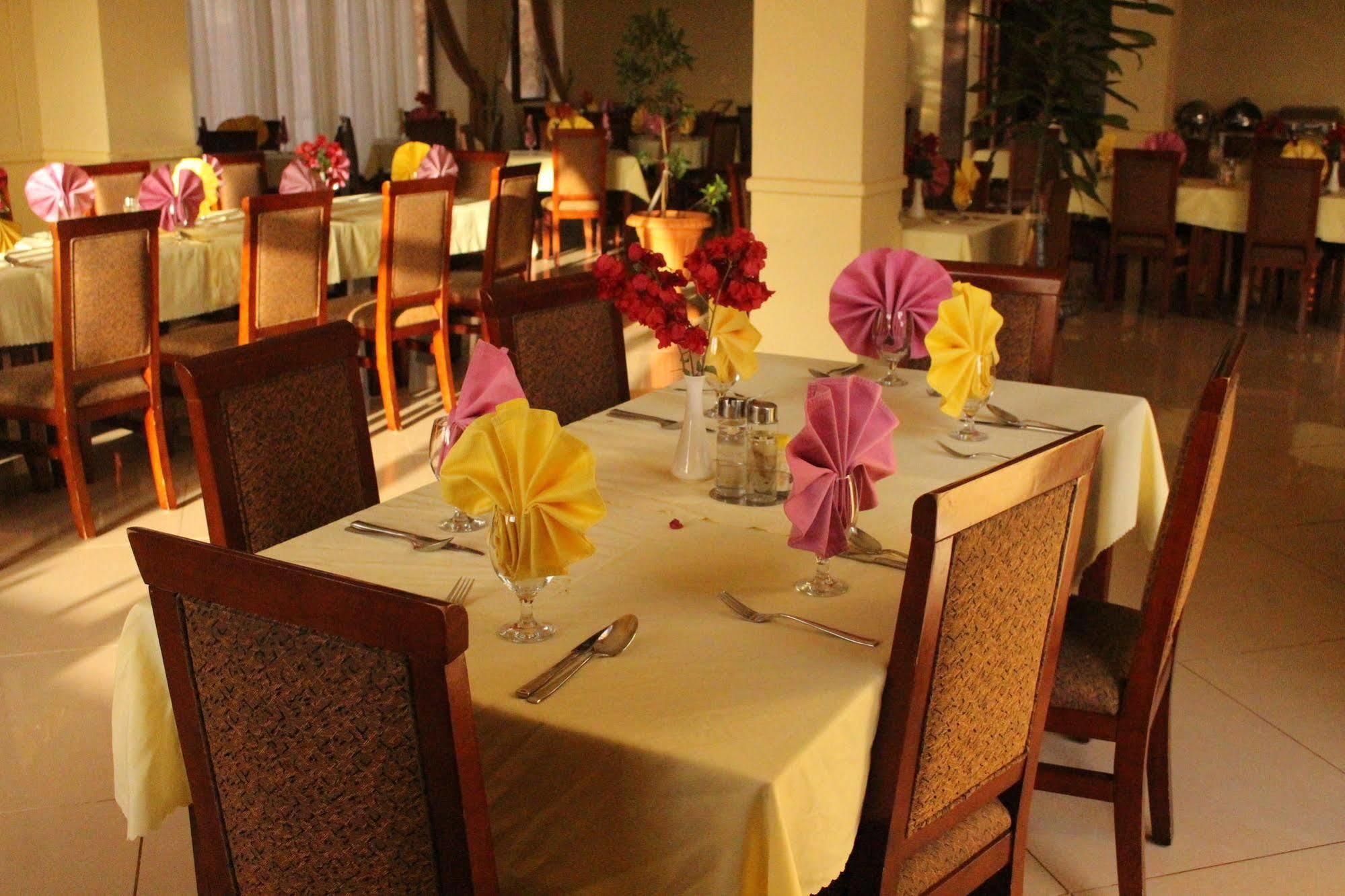 Taye Belay Hotel Gondar Bagian luar foto