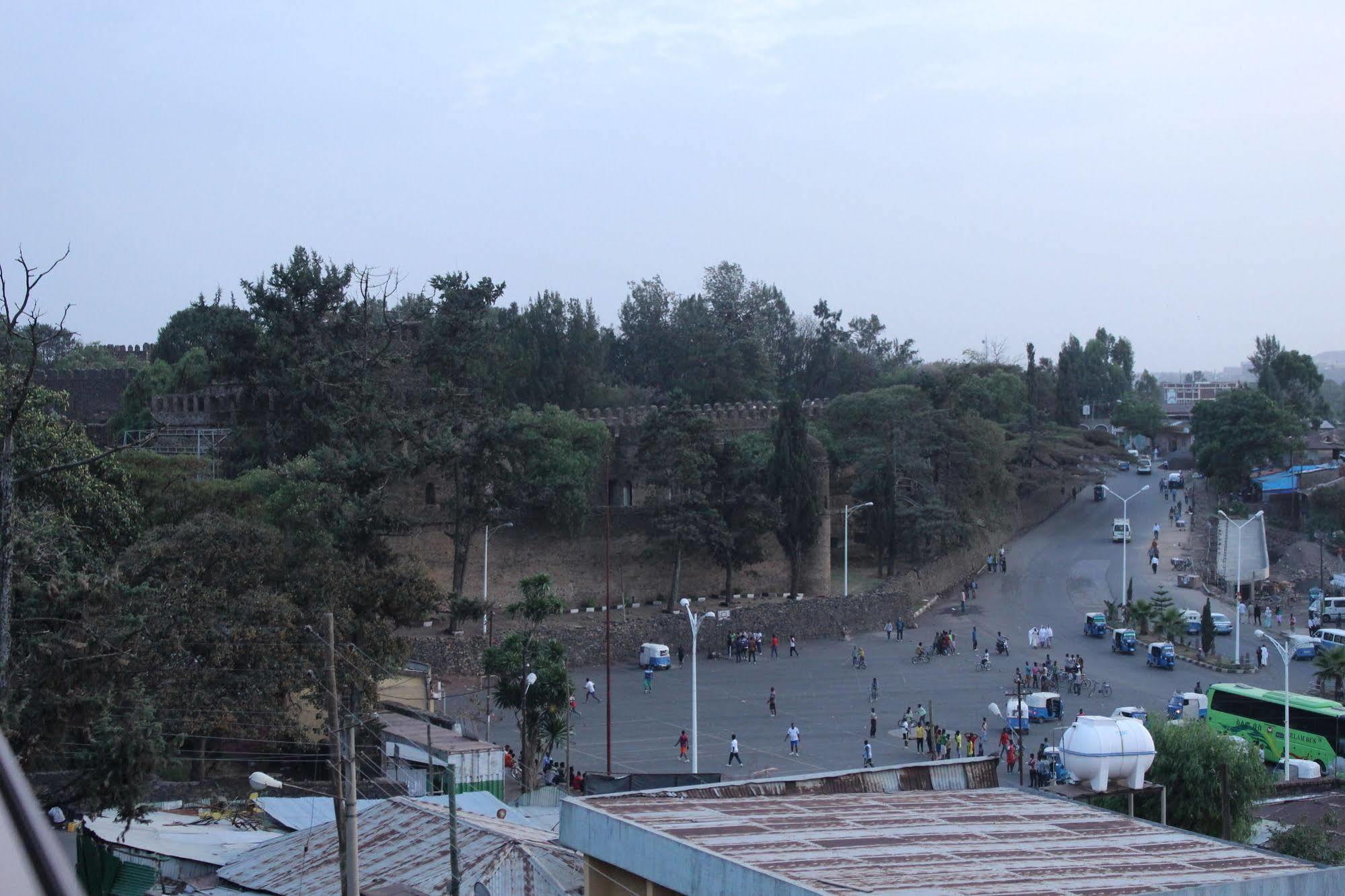 Taye Belay Hotel Gondar Bagian luar foto