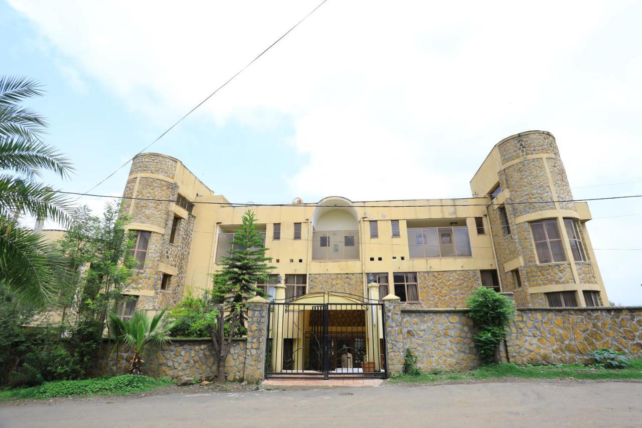 Taye Belay Hotel Gondar Bagian luar foto