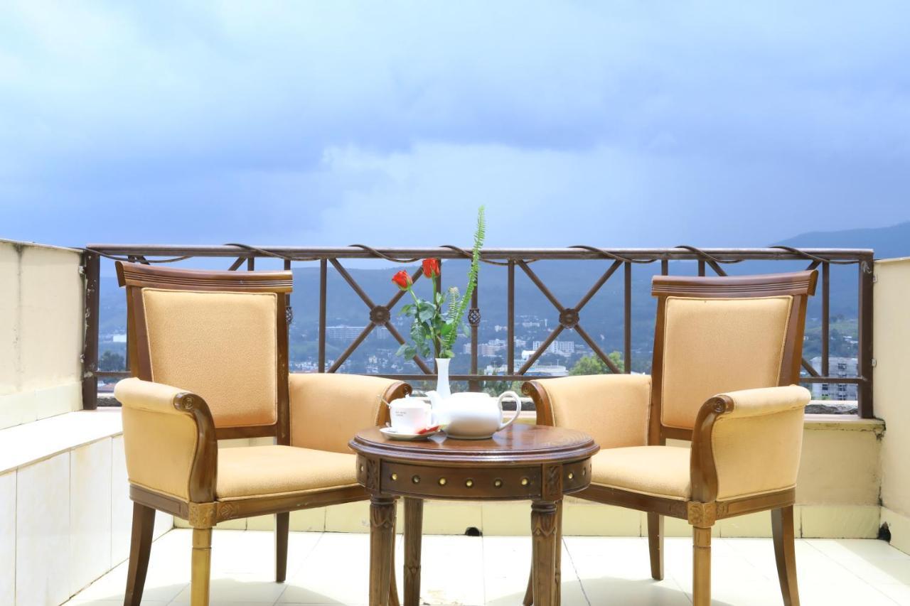 Taye Belay Hotel Gondar Bagian luar foto