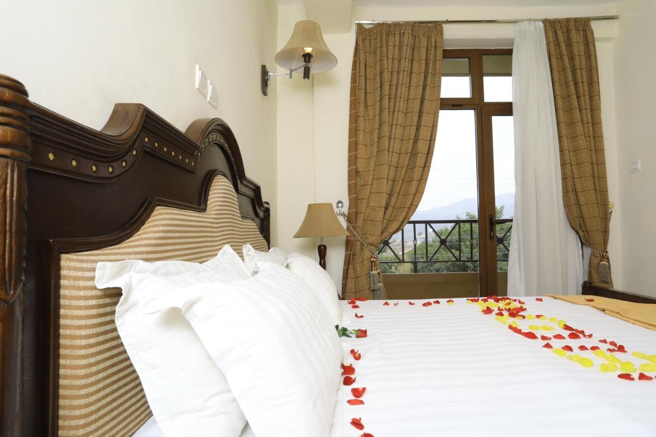 Taye Belay Hotel Gondar Bagian luar foto
